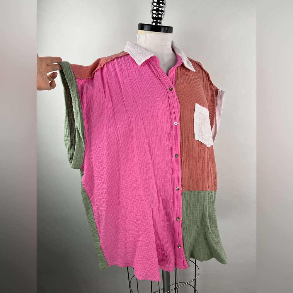 💚 3115. Gauze Rolled Cuff Button Front Top - Picture 2 of 7